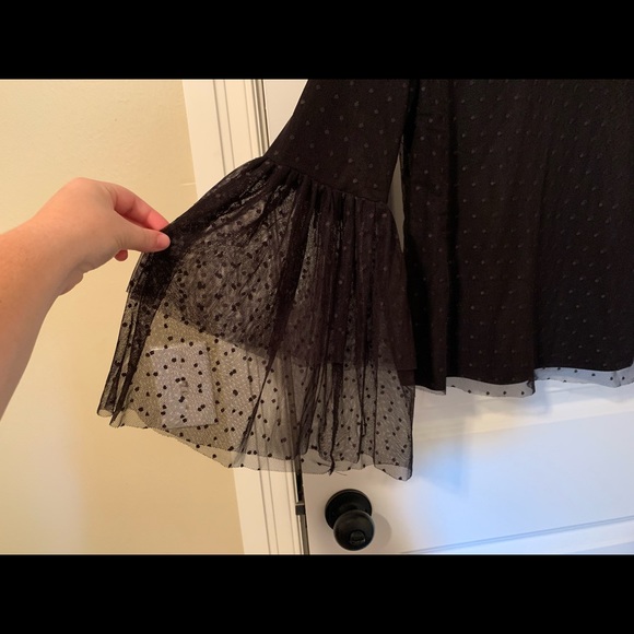 •Swiss Dot Top• - Picture 2 of 3